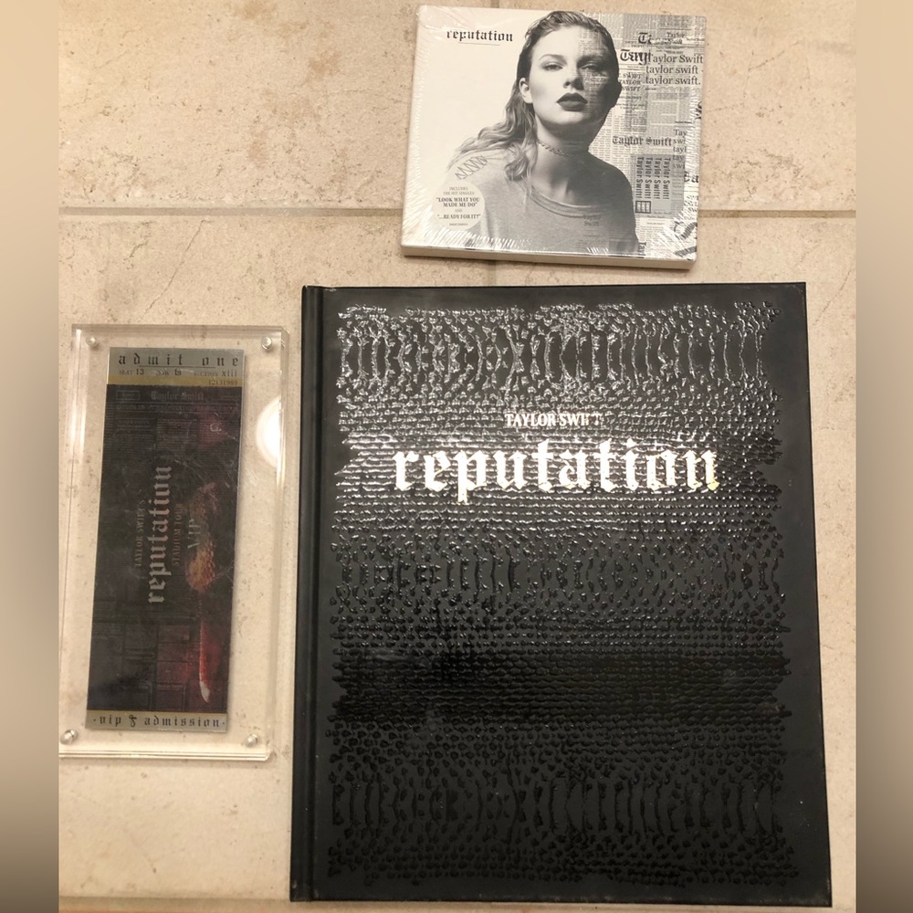 Taylor Swift Reputation VIP Bundle